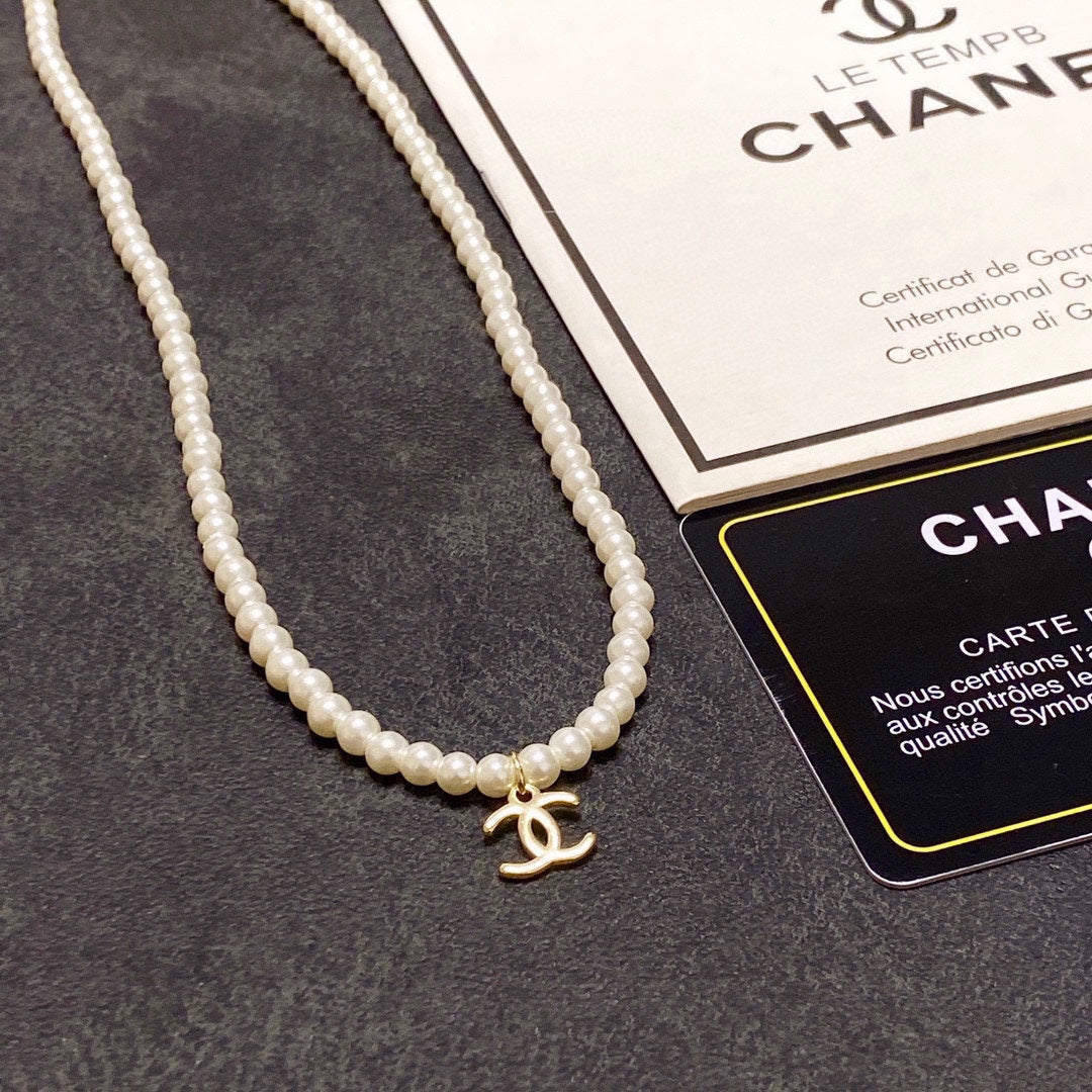18K  Chanel Pearls Choker Necklace