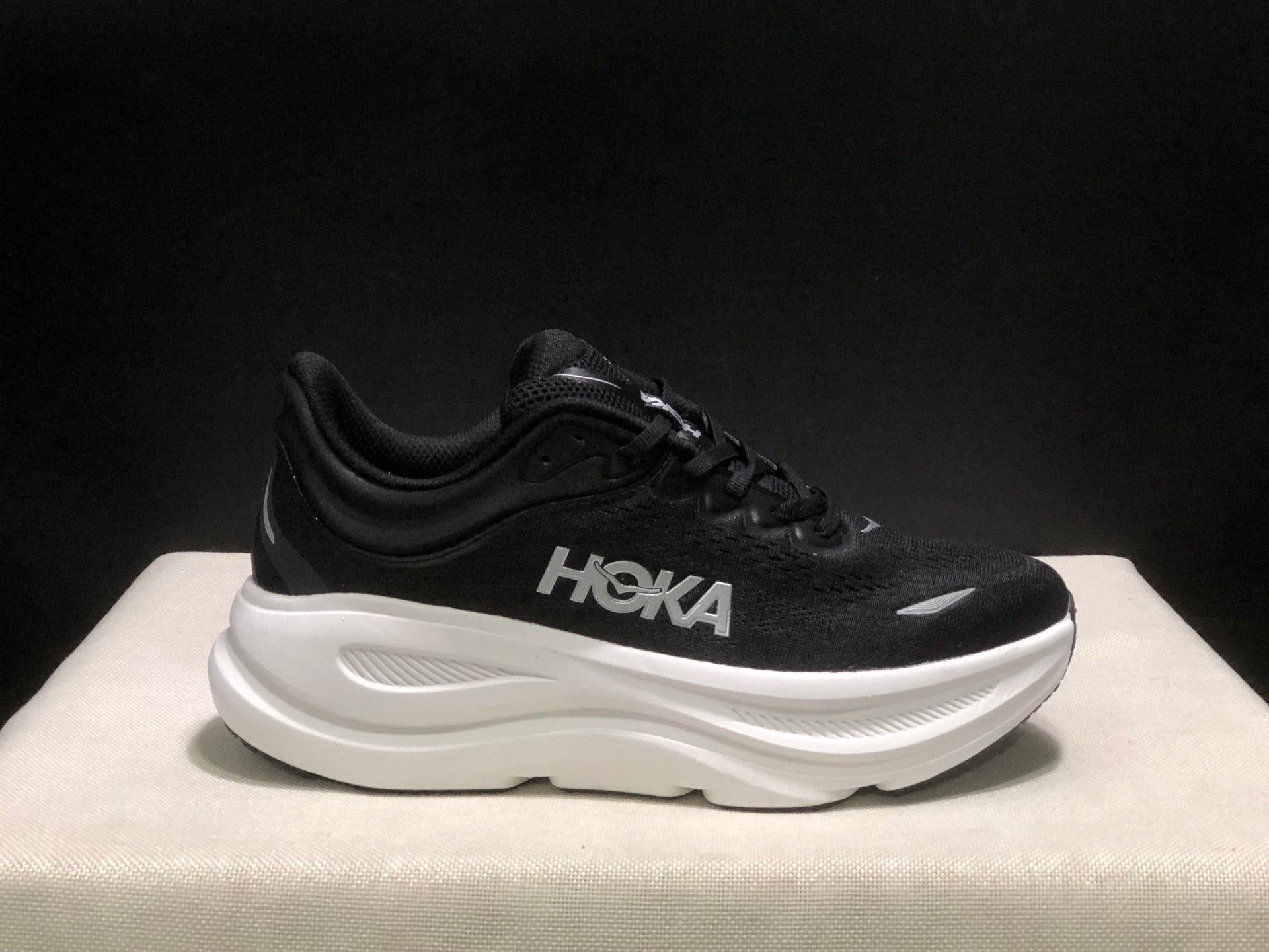 HOKA ONE ONE Bondi 9